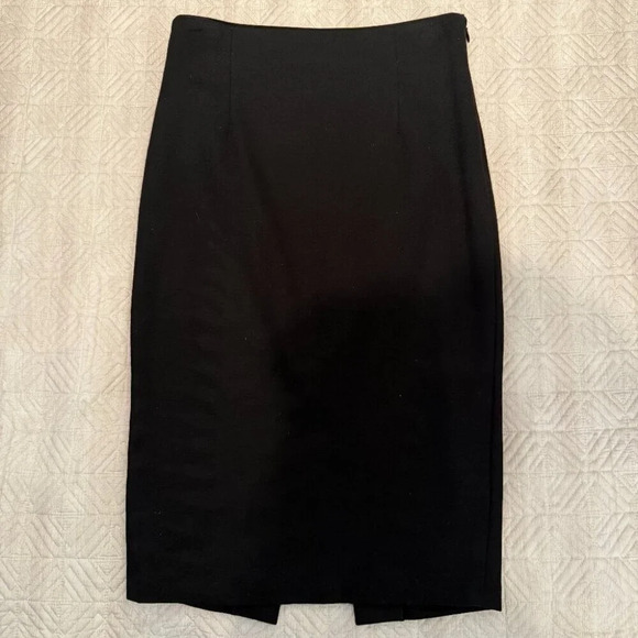 Black Wool Pencil Skirt with Back Slit, Judith and Charles, US 2 - Picture 4 of 8